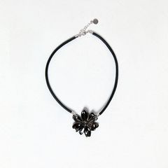 【残り一点】Black Lily Necklace