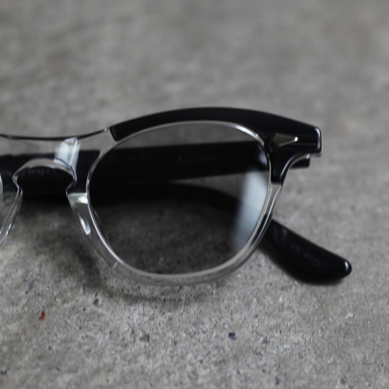 レンズ : LIGHT GRAY