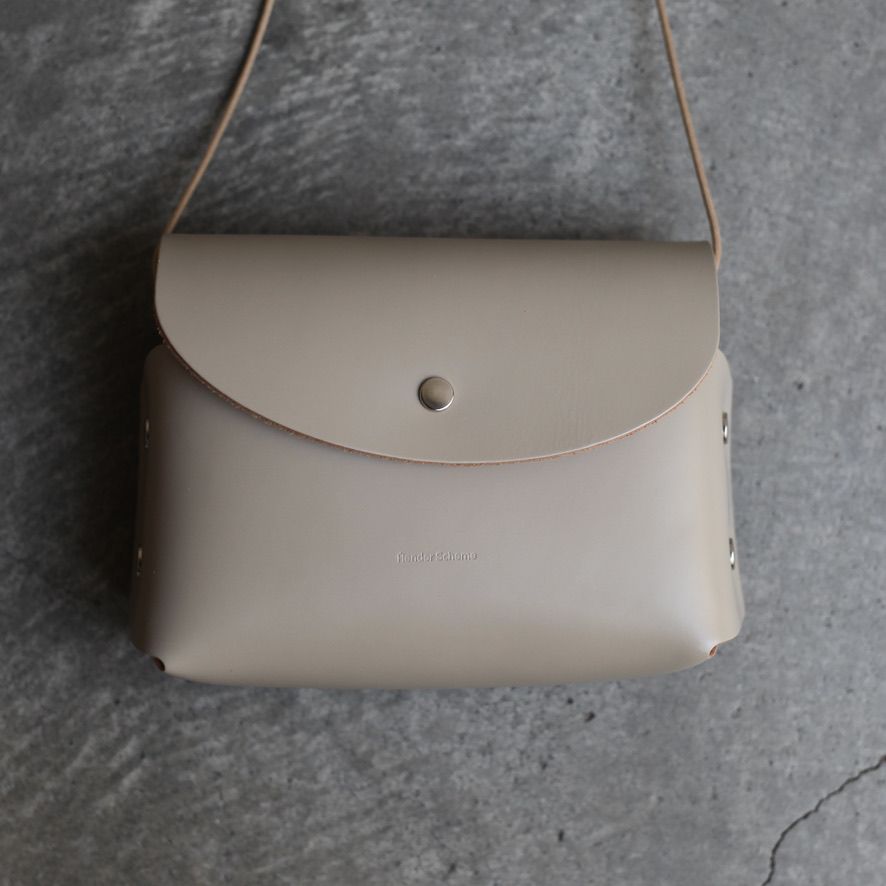 【次回入荷9月下旬予定】Assemble Borsetta Wide(BEIGE)