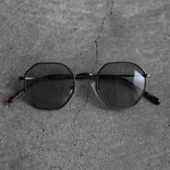 【残りわずか】LG Sunglass(LIGHT GREY)