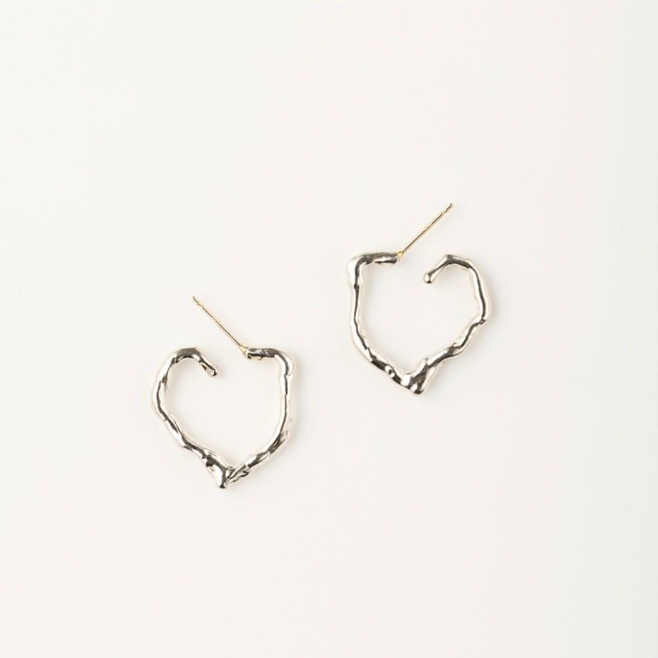 PREEK - 【お取り寄せ注文可能】Rough Heart Earrings(両耳用