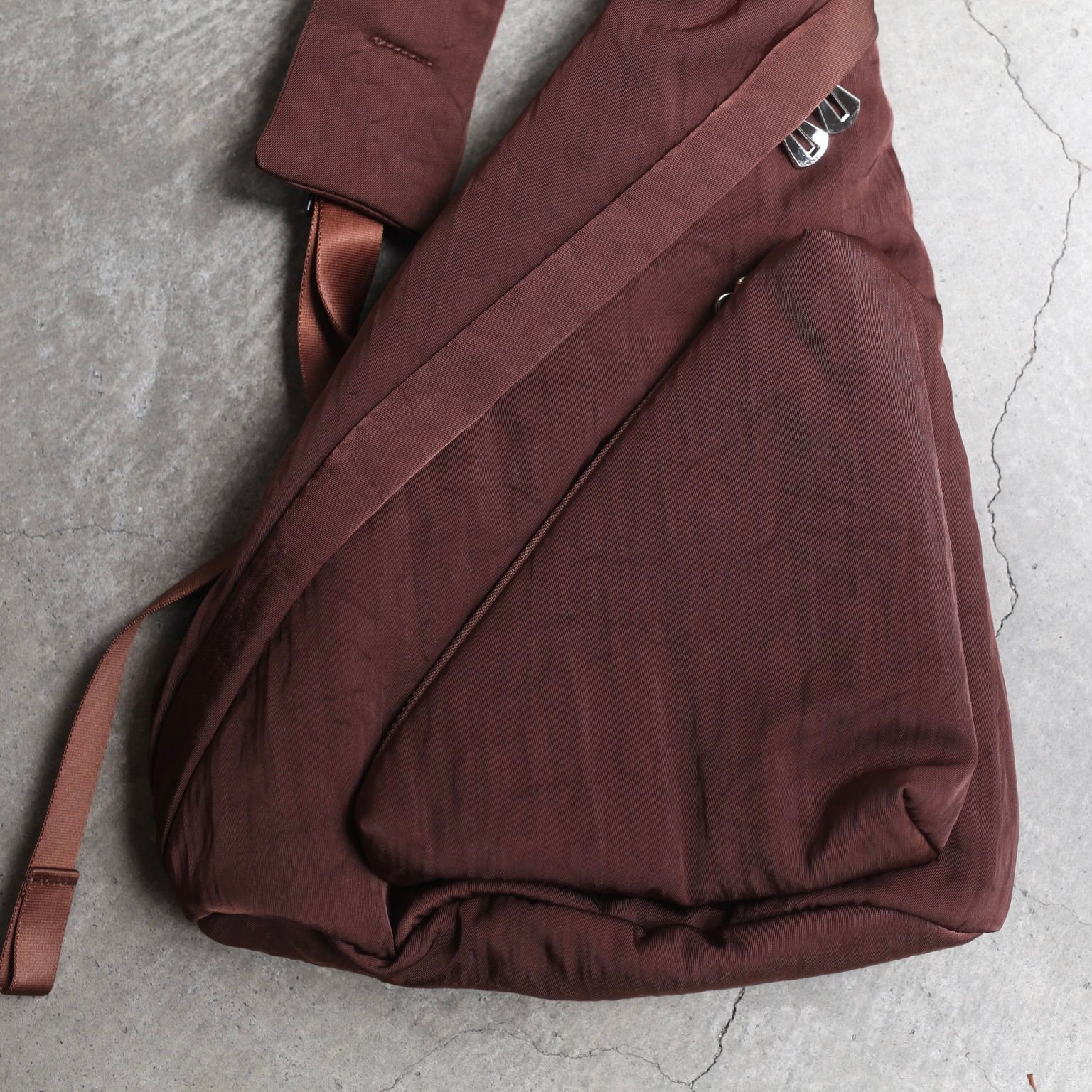 【残り一点】Annie Puffer Sling Bag(CERATO BRIGHT)