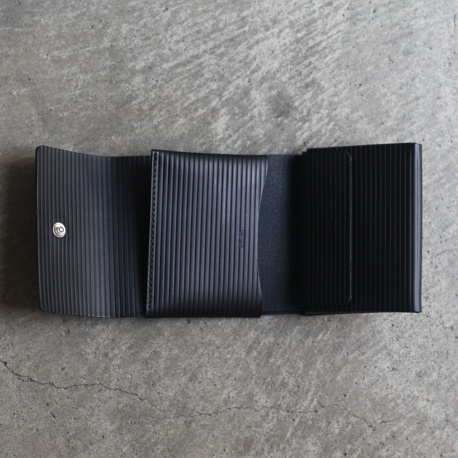 【再販売通知受付可能】Cardboard Short Wallet