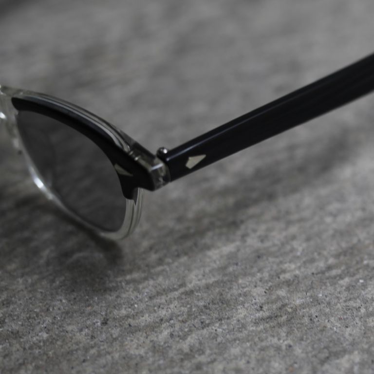 レンズ : LIGHT GRAY
