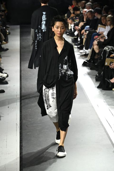 【Yohji Yamamoto】の 反骨精神を、著名人が体現。"2025SS"