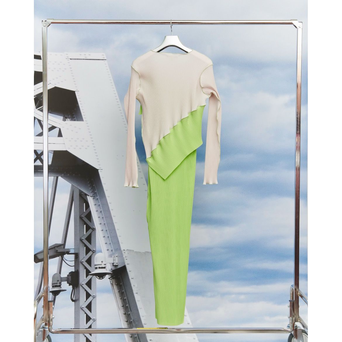 【残り一点】Spiral Wave Long Sleeve Dress