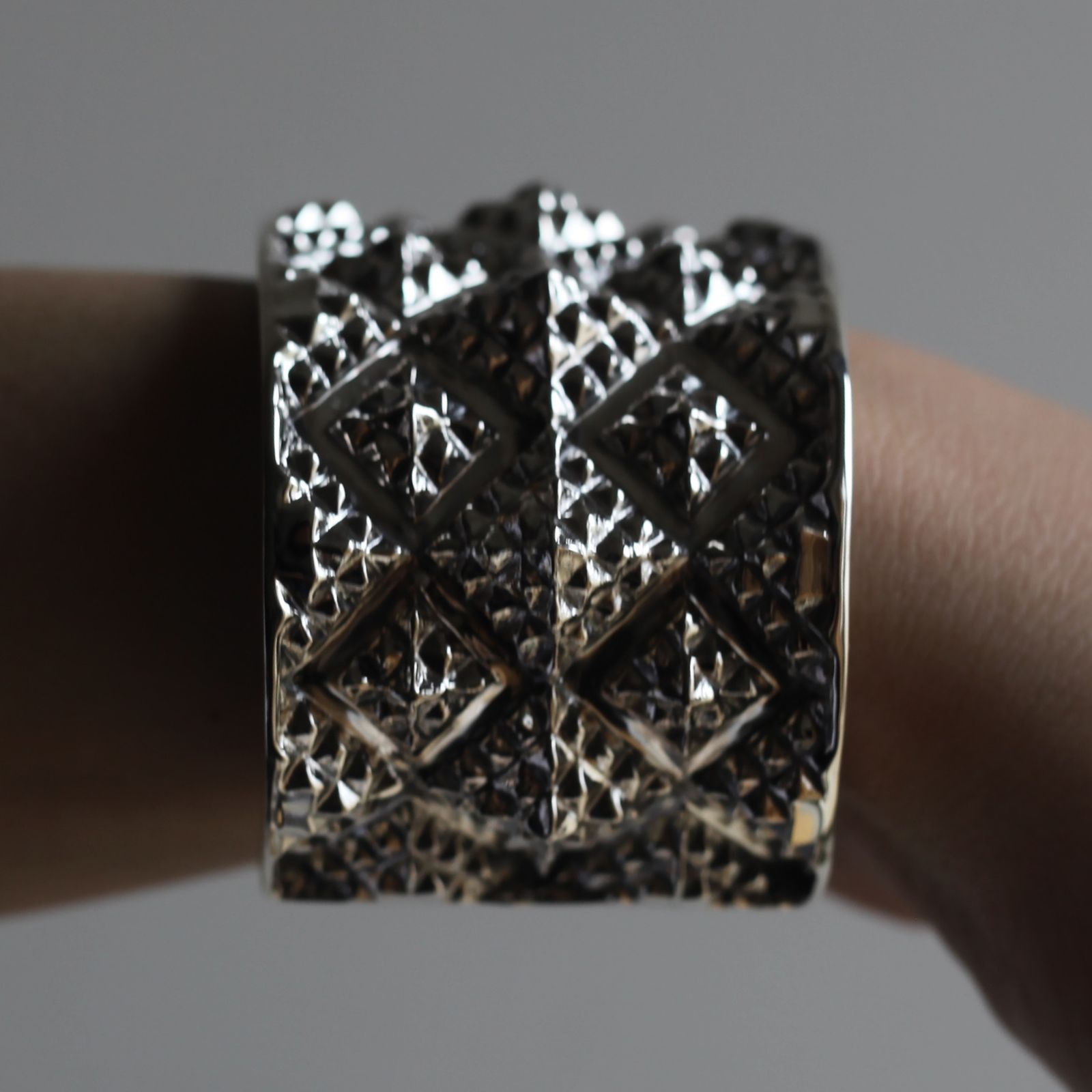 【お取り寄せ注文可能】Element Of Instinct 6 Bangle(SILVER)