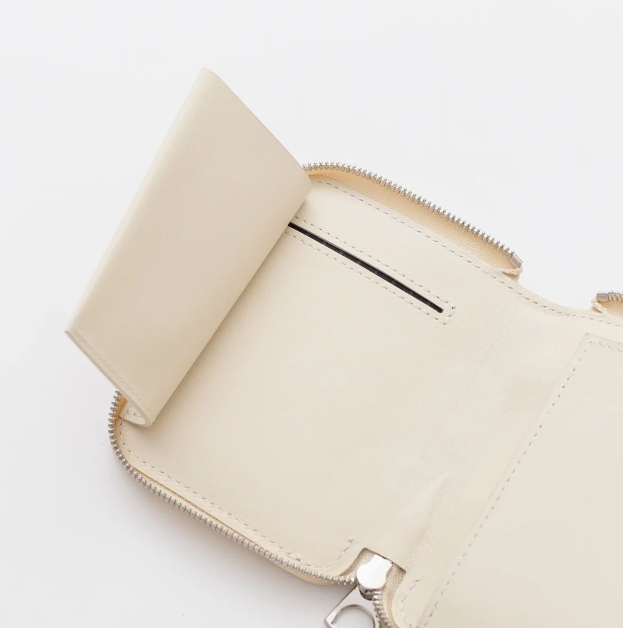 【残り一点】Cristy Slim Compact WLT(SHIRO)