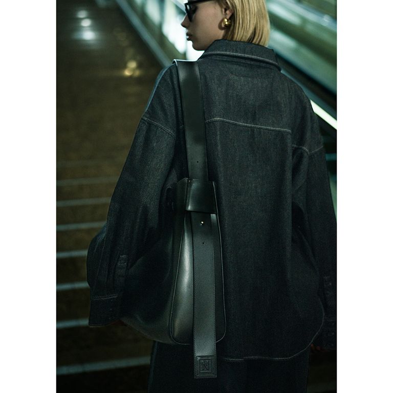 NIL DUE / NIL UN TOKYO - 【残り一点】Curved Leather Tote Bag