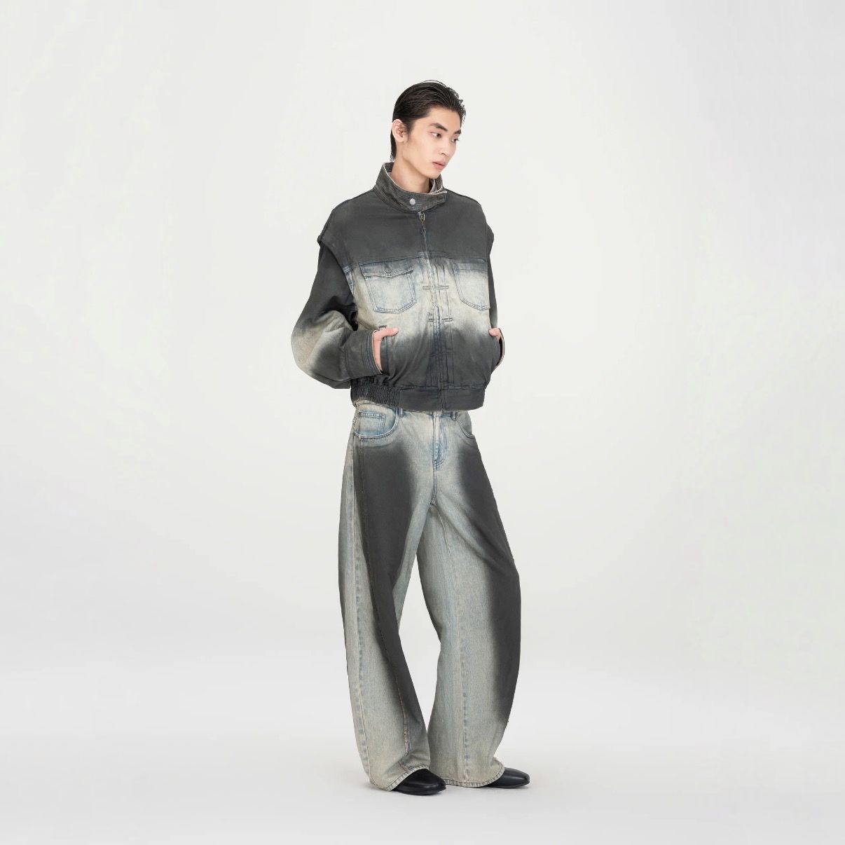 【残り一点】Blue-to-Black Vintage Ombre Jeans