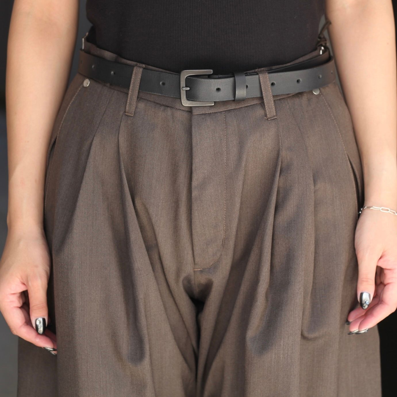 【残り一点】2Tucked Curved Leg Trousers