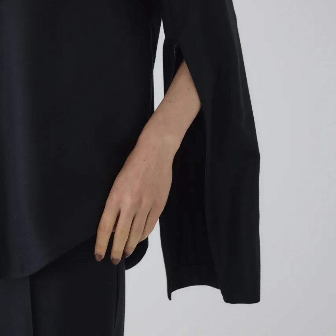 【残り一点】Wool Saxony U Curve Tops