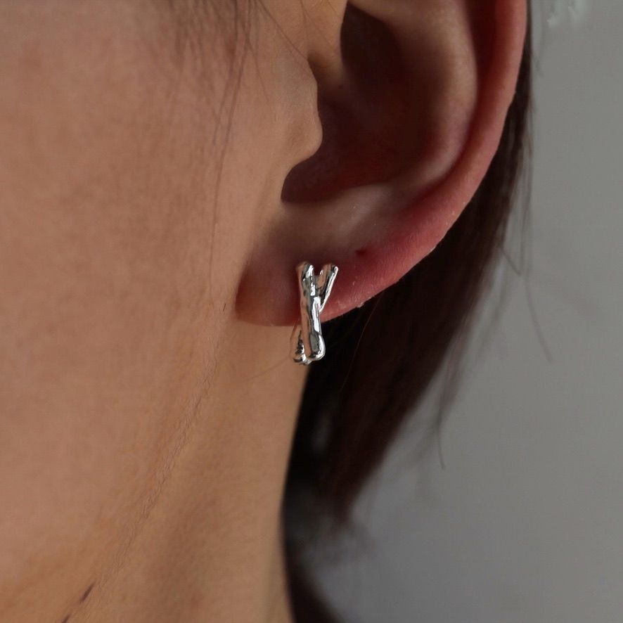 【お取り寄せ注文可能】Cross Earrings