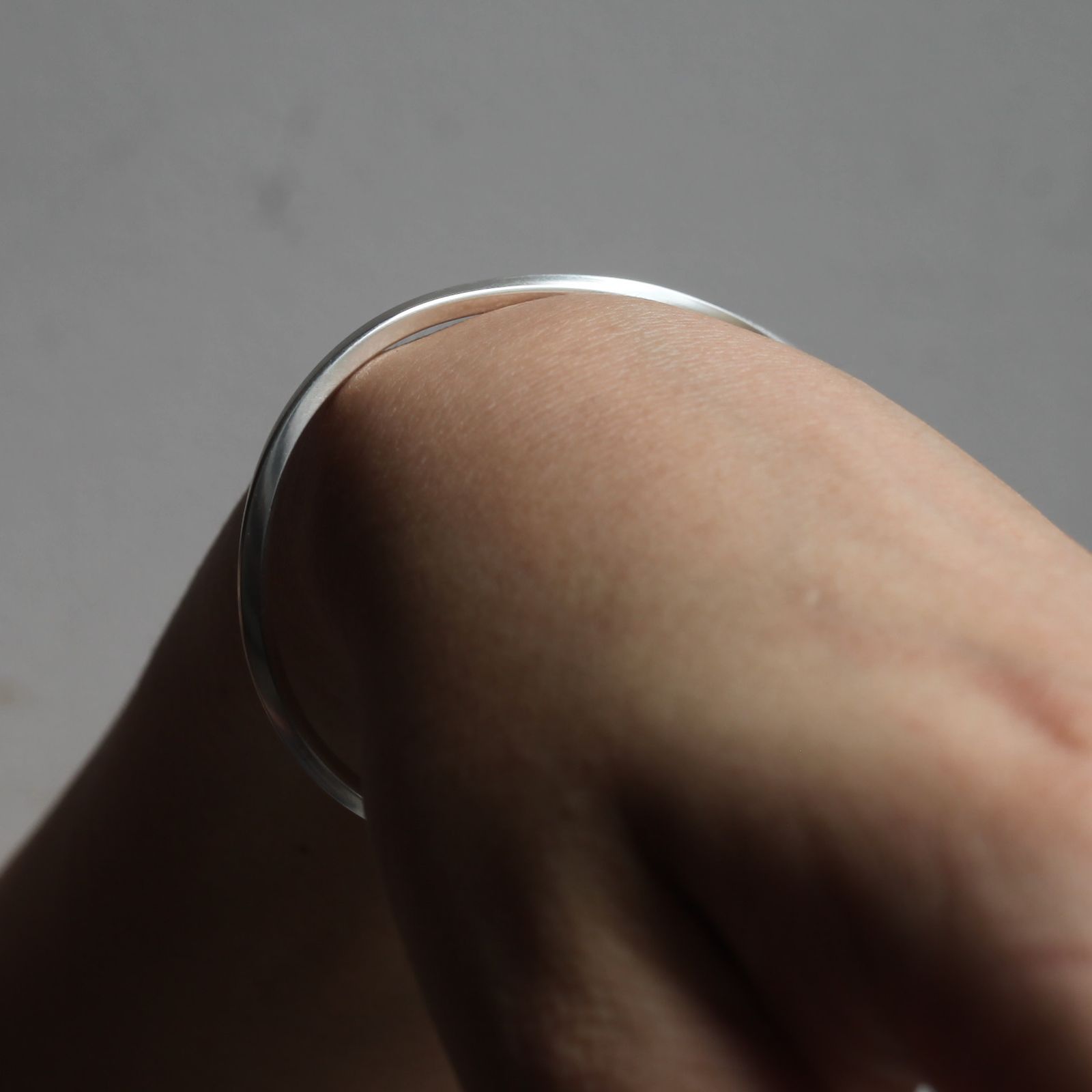 【残り一点】Bangle Side Hook Twisted