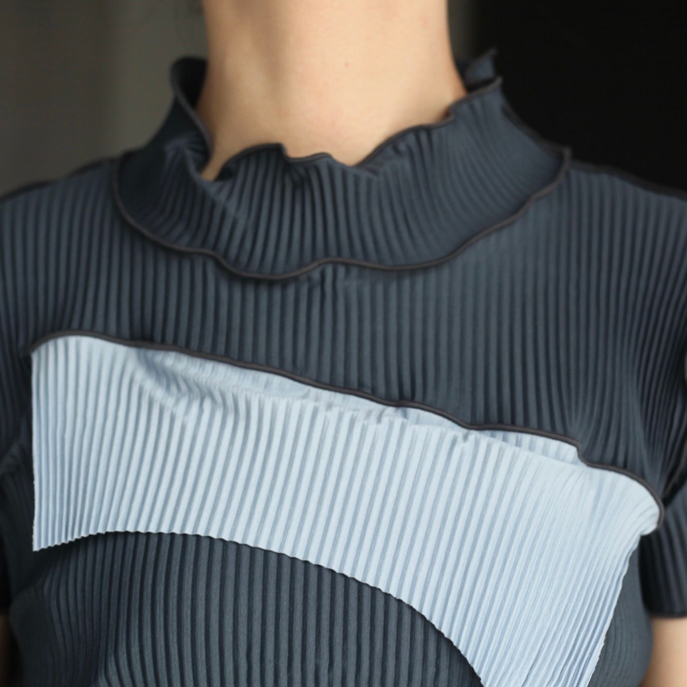 【残り一点】Todo Tiny Wave Top Short Sleeve High Neck