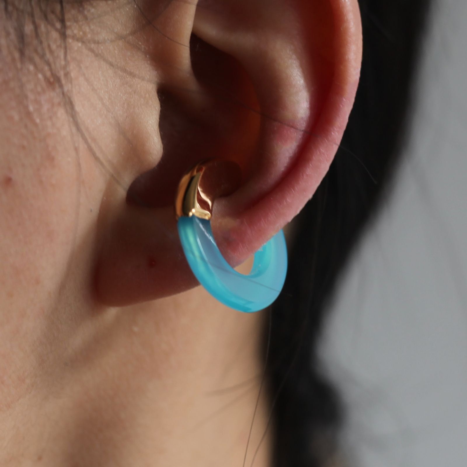 PREEK - 【残りわずか】Ukishima Sea Blue Chalcedony Ear Cuff(片耳用