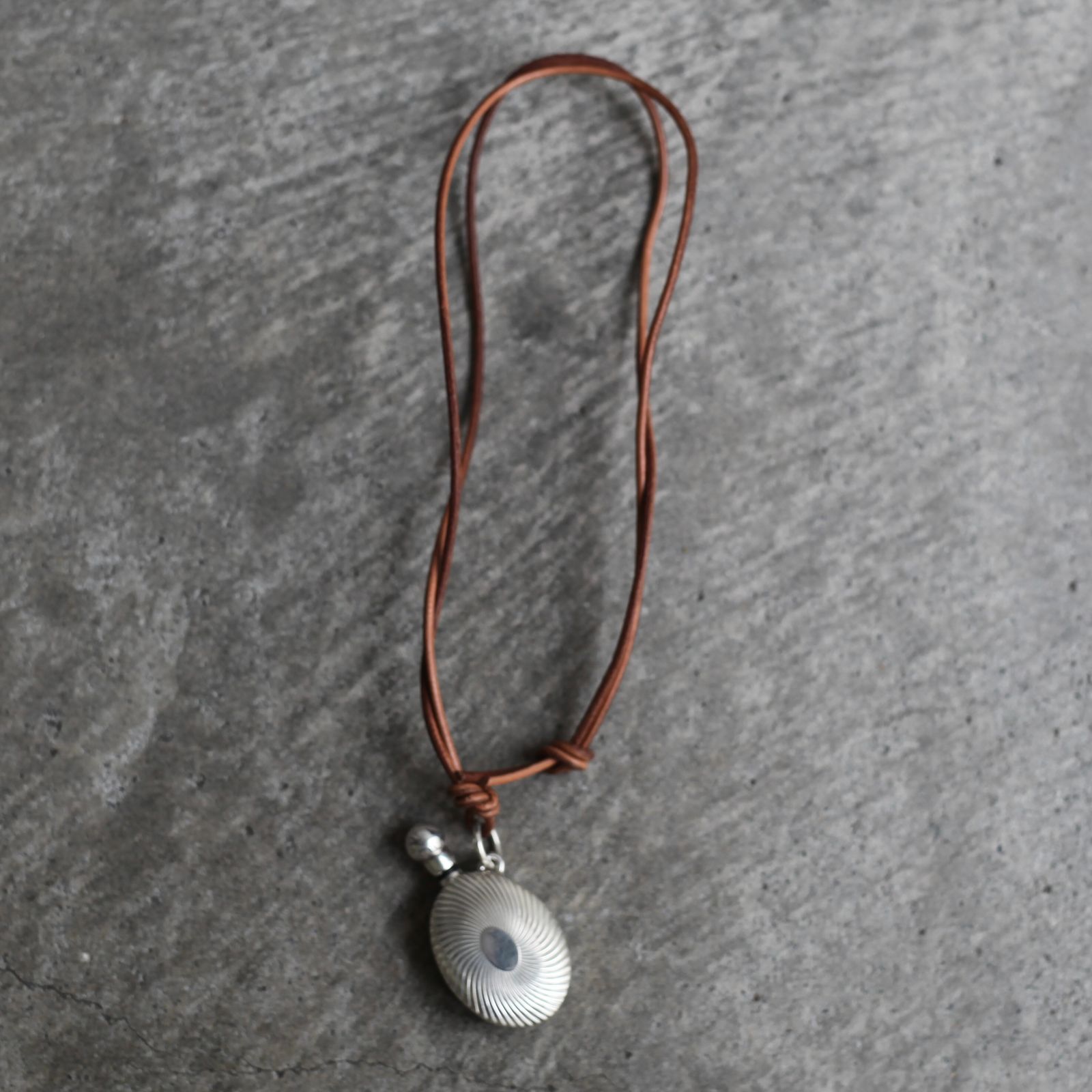 【残り一点】Victorian Perfume Bottle Necklace