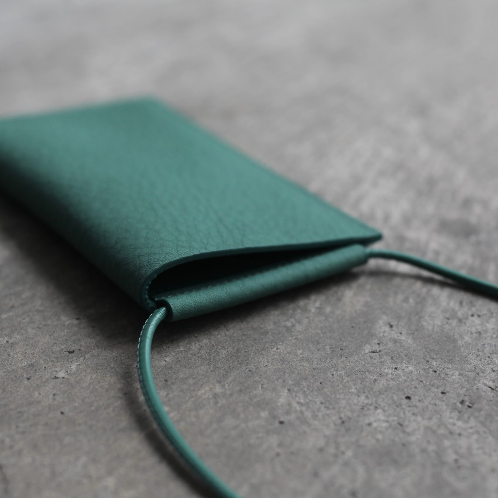 【残りわずか】Herrie Phone Pouch(DIPLO SKY)