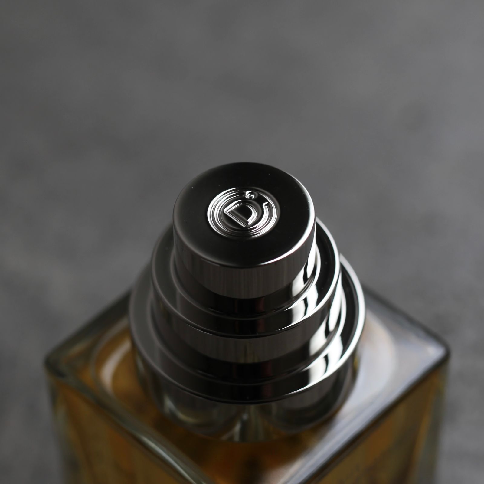 【再販売通知受付可能】Eau De Parfum 100ml(UNE NUIT MAGNETIQUE)