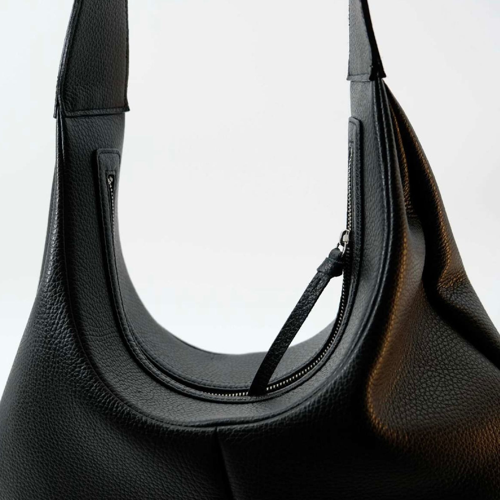 【残りわずか】Round Shoulder