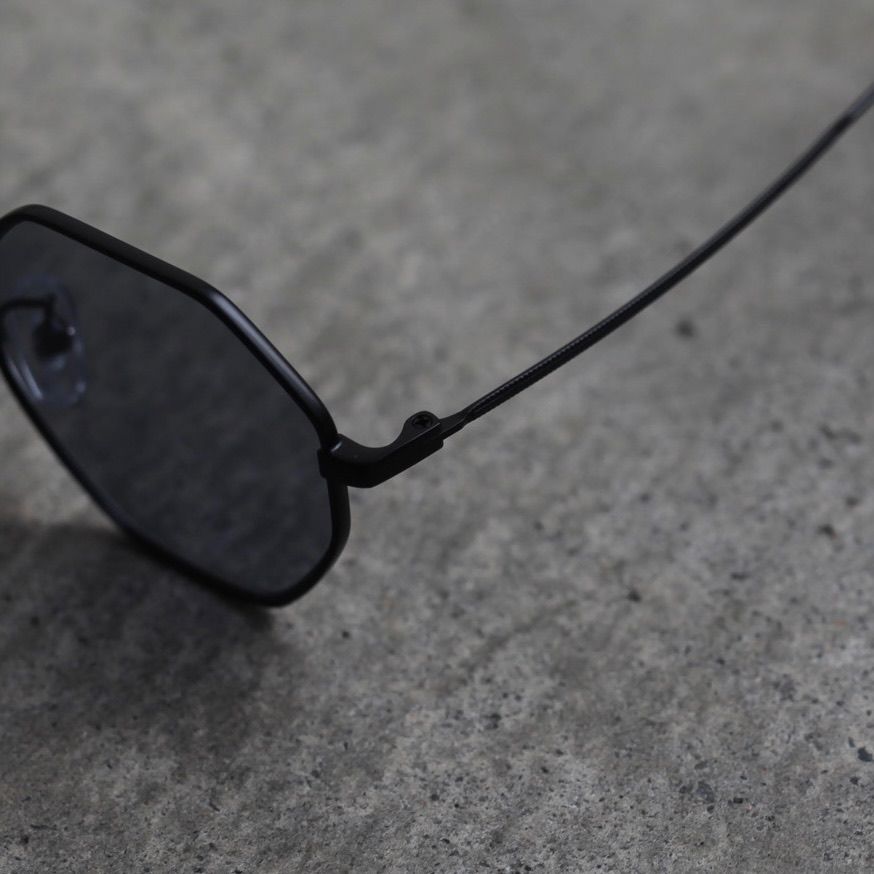 【残りわずか】LG Sunglass(BLACK)