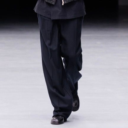 【残り一点】4Pleated Wide Tapered Trousers