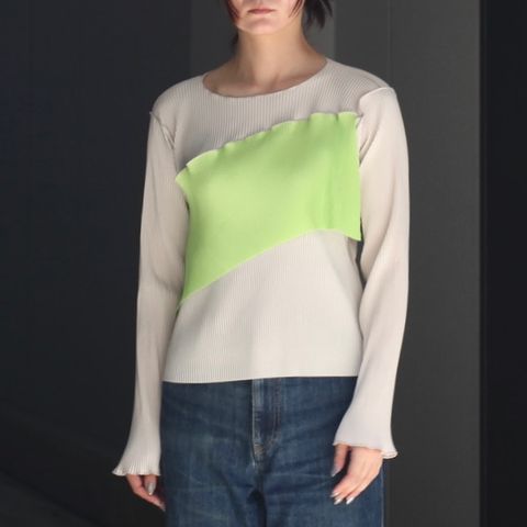 【残り一点】Spiral Wave Long Sleeve Top