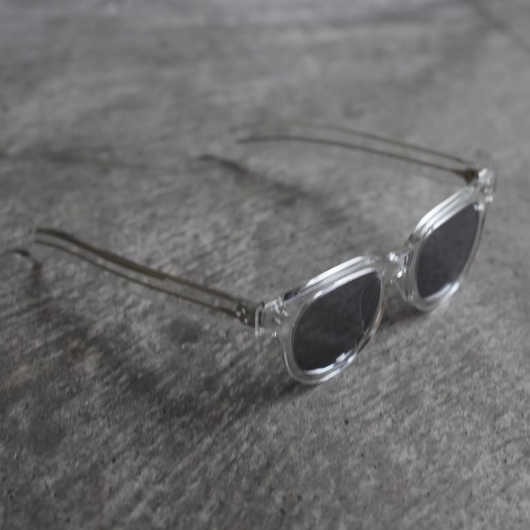 レンズ : LIGHT GRAY