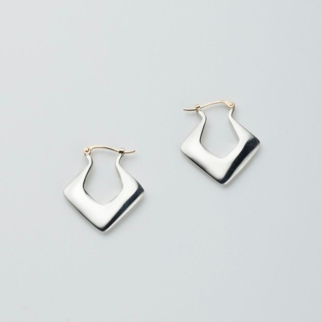 【残り一点】YU-KIN Dia Shape Earrings(両耳用）