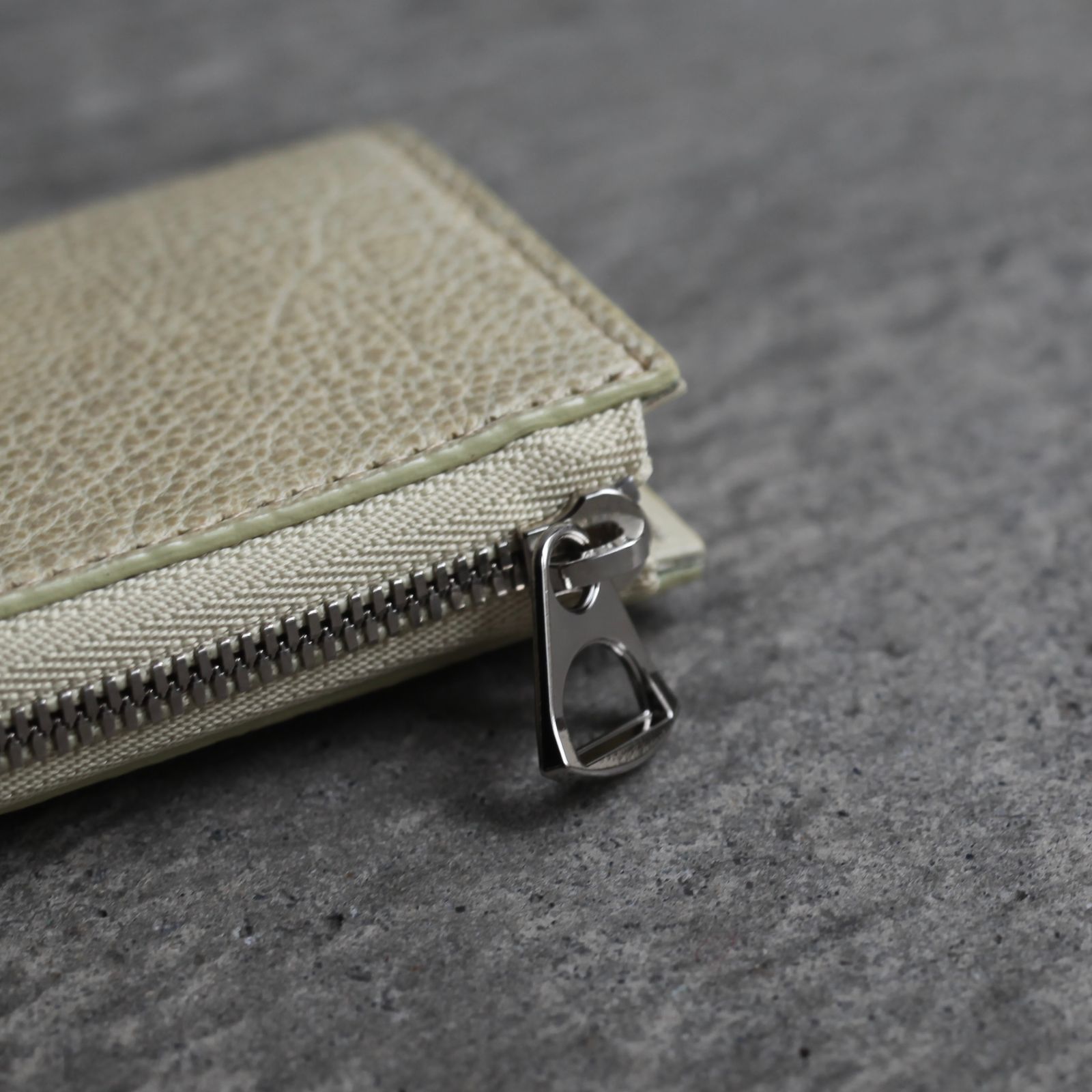 【残りわずか】Cristy Key Card Case(SHIRO)