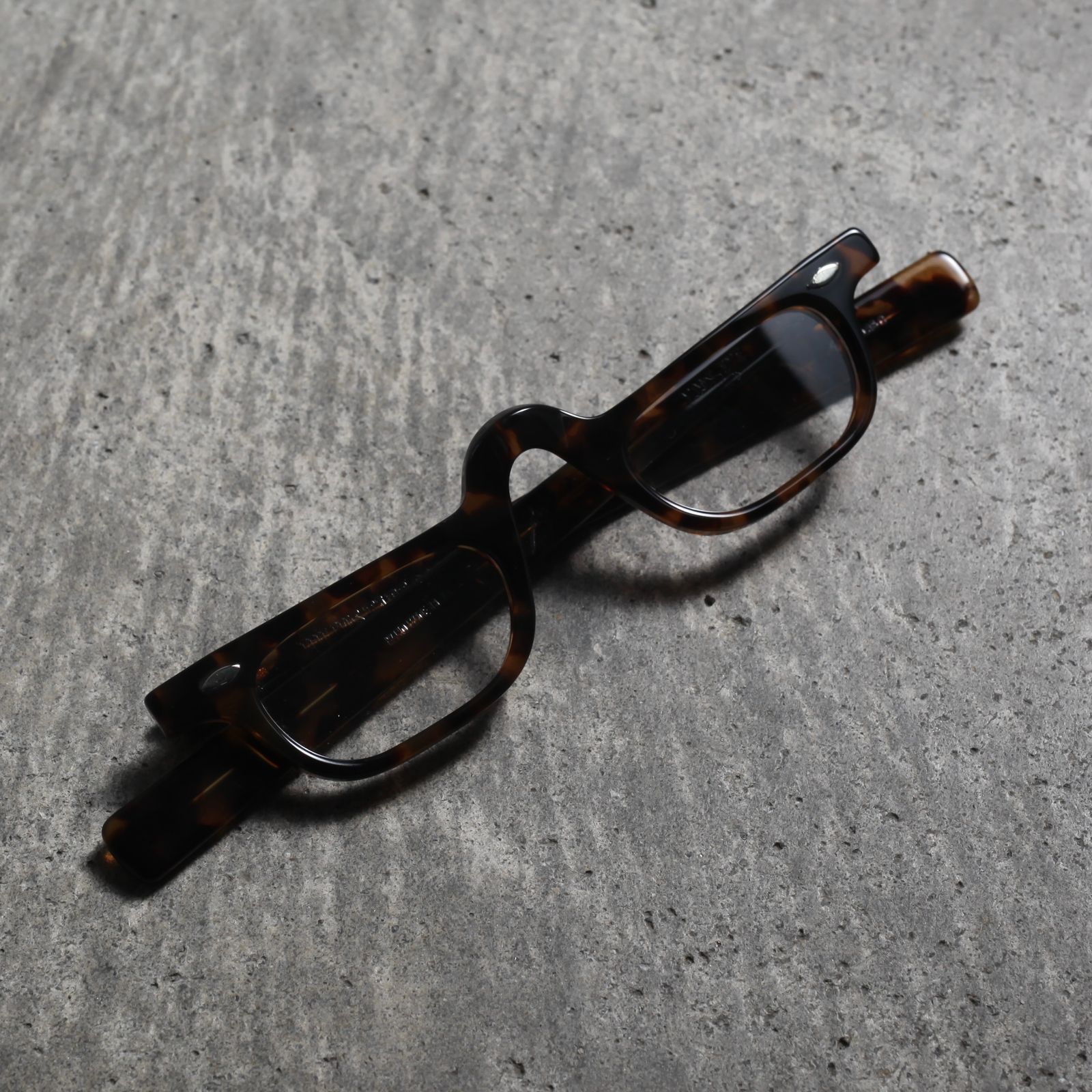 【お取り寄せ注文可能】Half Eye(カスタム商品)