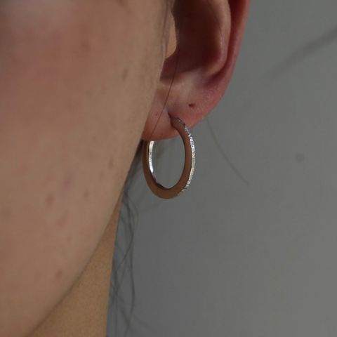 【お取り寄せ注文可能】Thin Rain Pierce (CATCHLESS_SILVER）