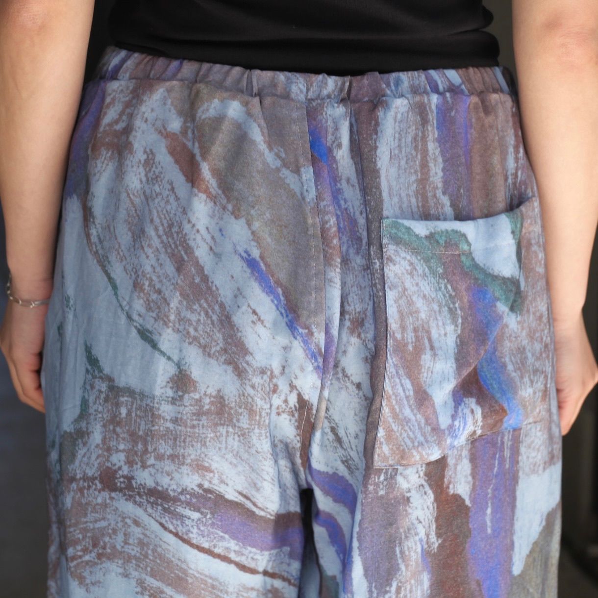 idee 【一点物】 秋山花  「Short Short Trip」 YOKE - 【残り一点】Flower Printed Easy Shorts | ACRMTSM