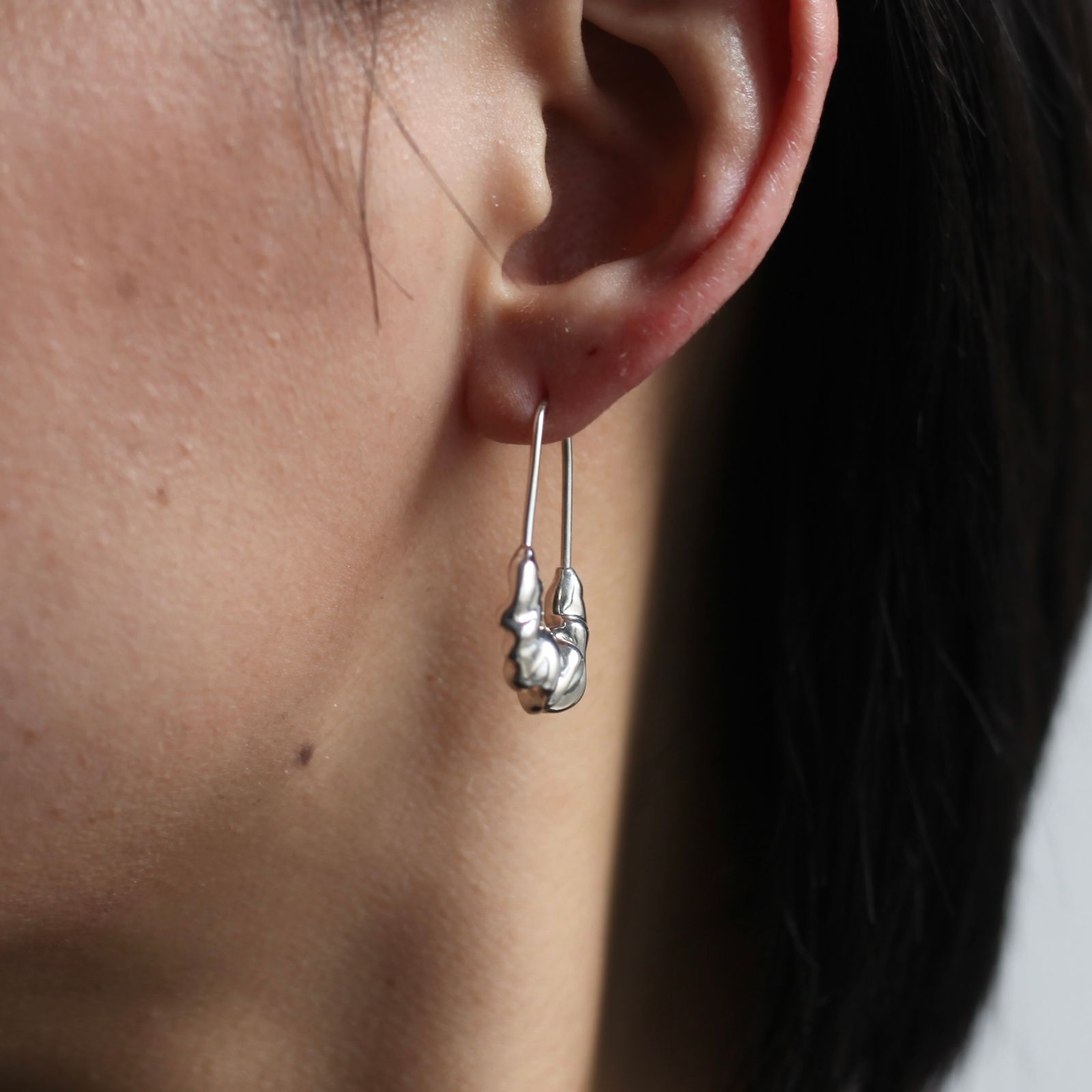 ASAMI FUJIKAWA - 【残り一点】Chouchou Small Earrings(SILVER) | ACRMTSM ONLINE  STORE