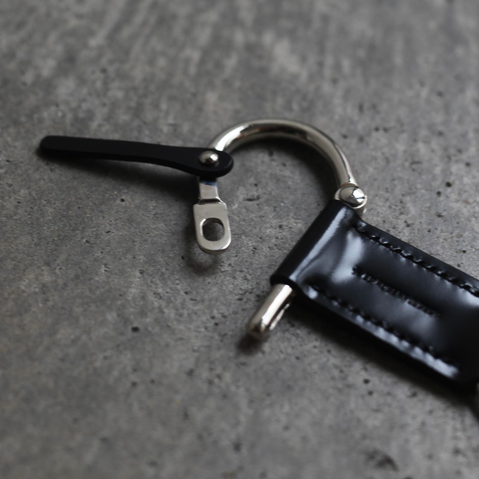 【残り一点】Karabiner Buckle Key Holder(CORDOVAN)