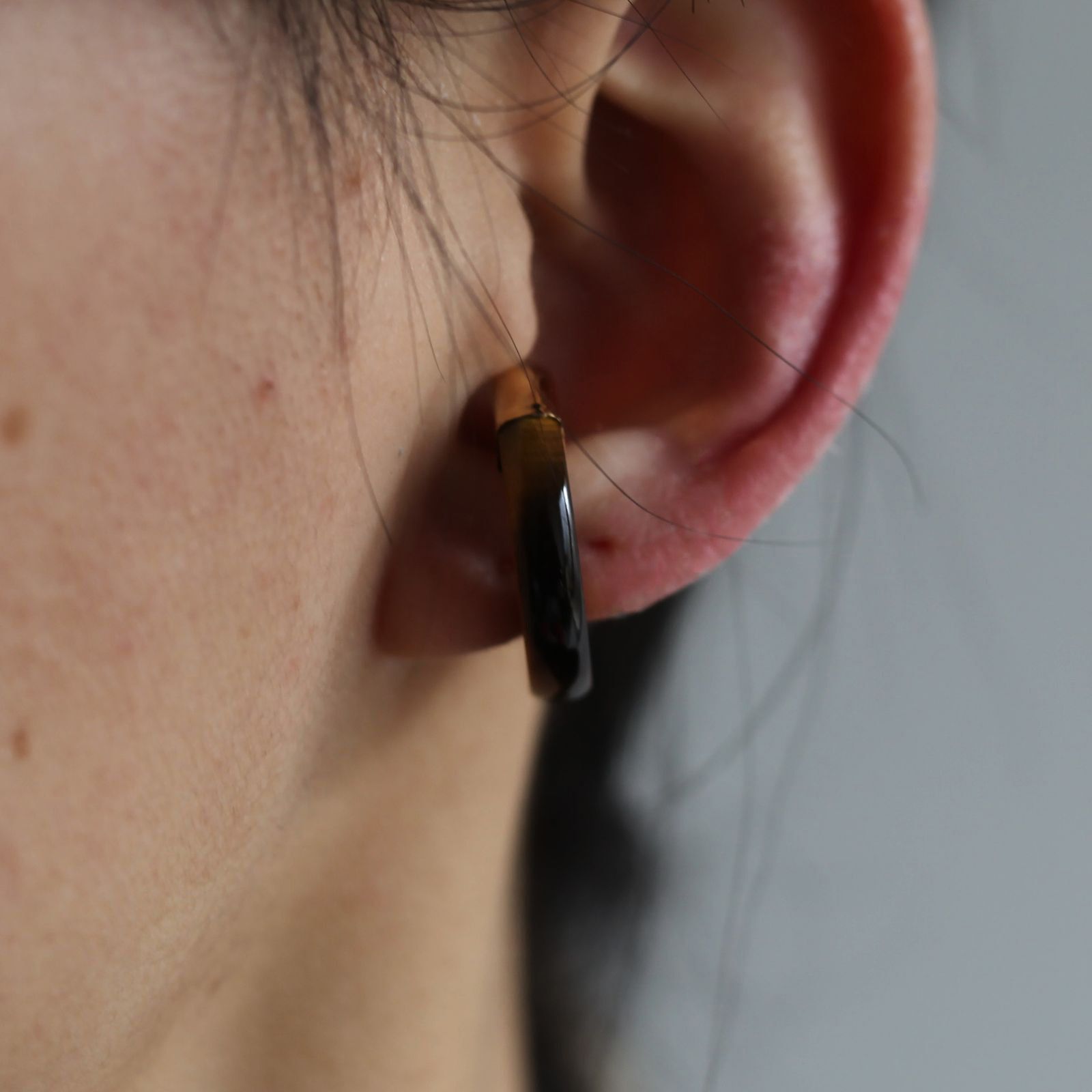 PREEK - 【お取り寄せ注文可能】Ukishima Tiger Eye Ear Cuff(片耳用