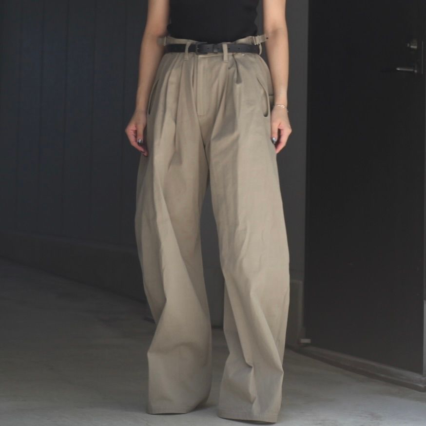 【残り一点】2Tucked Curved Leg Trousers