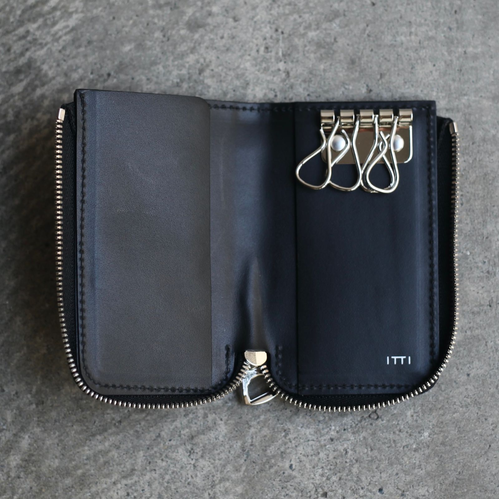 【再販売通知受付可能】Cristy Key Card Case(CROCO)