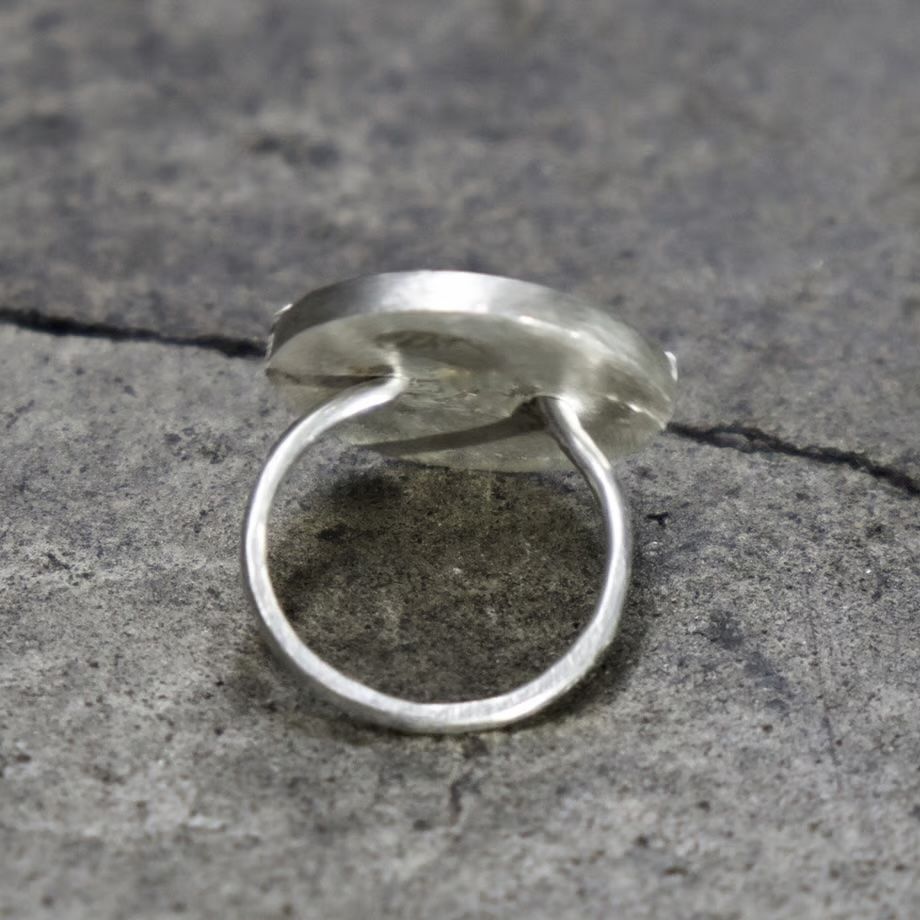 【お取り寄せ注文可能】U Shaped Pin Ring Round