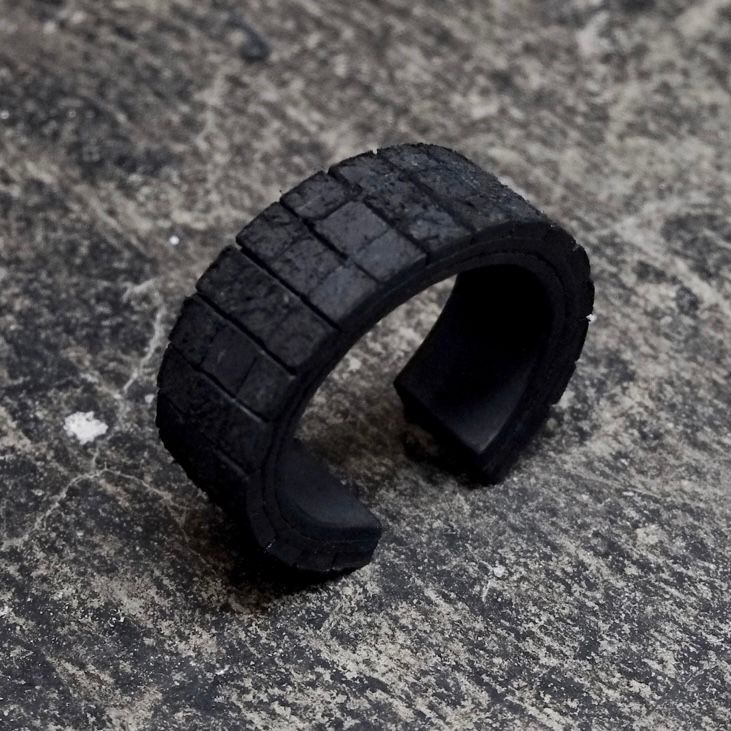 【お取り寄せ注文可能】Grid Leather Bangle