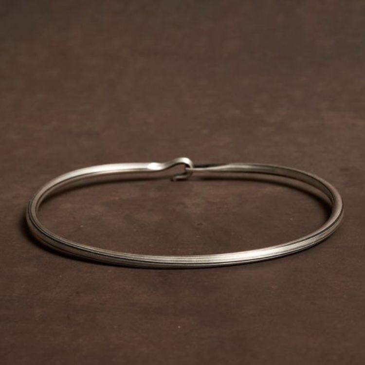 【再販売通知受付可能】Bangle Side Hook Groove