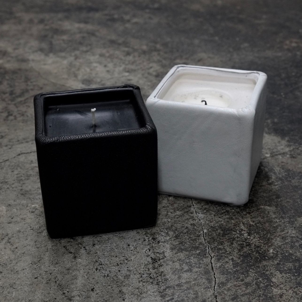 【お取り寄せ注文可能】Fragrance Candle (BLACK_白檀)