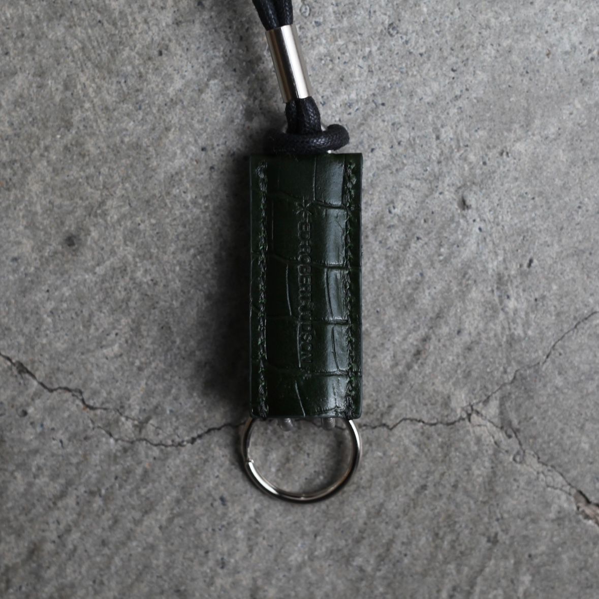 【残り一点】Spring Clip Neck Holder(CLIX_CROCO GRAIN)