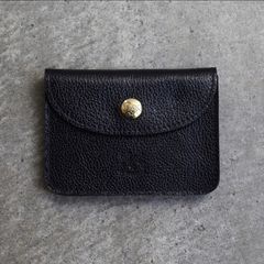 【再販売通知受付可能】カードケース  IL BISONTE