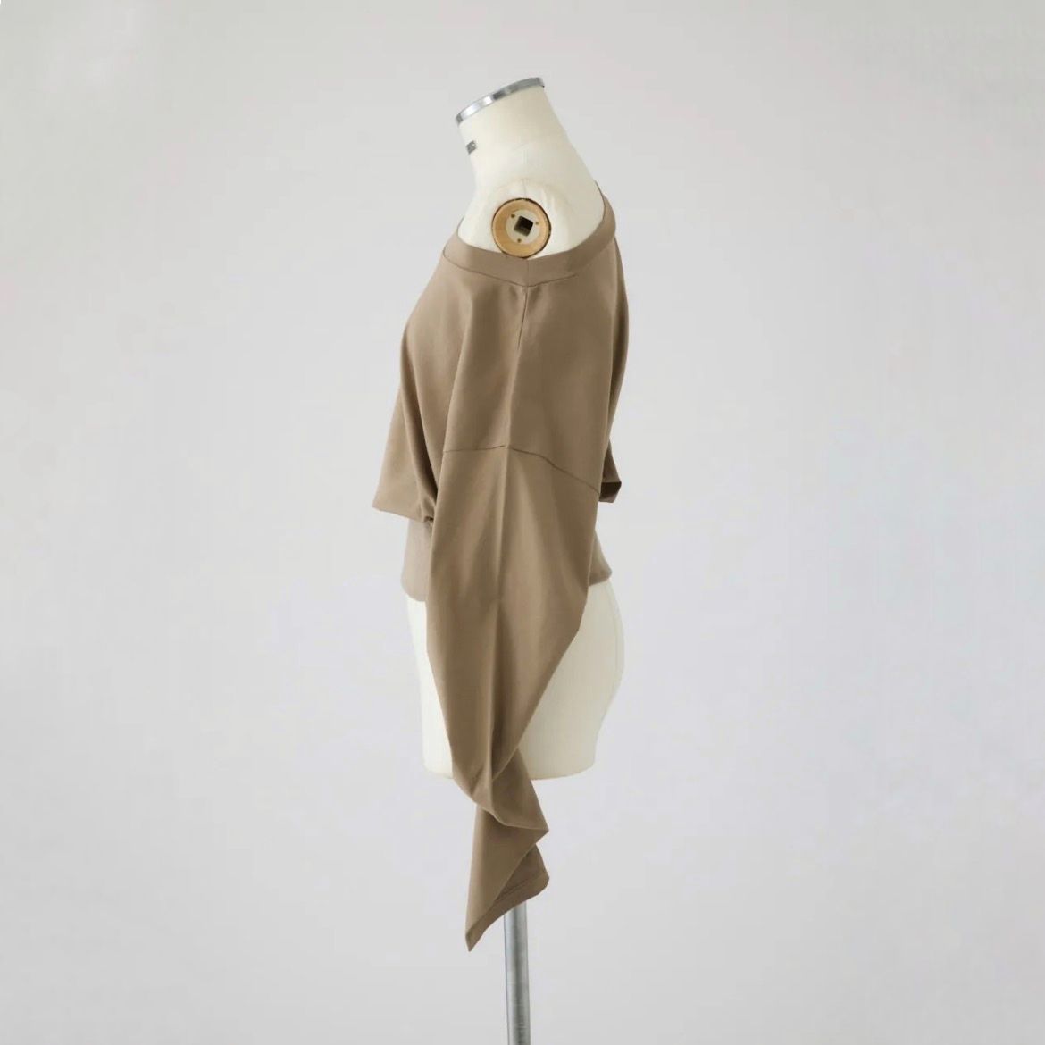 【残り一点】Sleeve Tuck Cut Tops