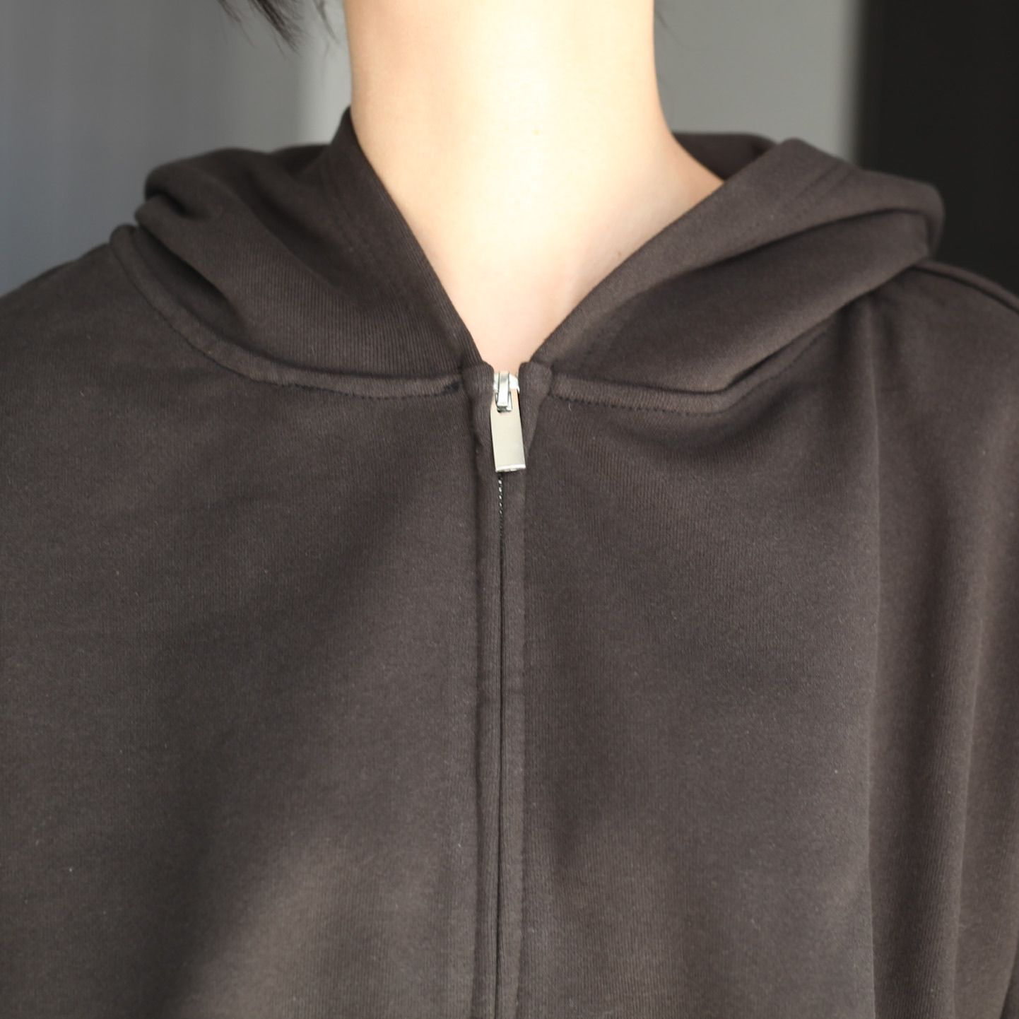 【残りわずか】Zip Sweat Hoodie