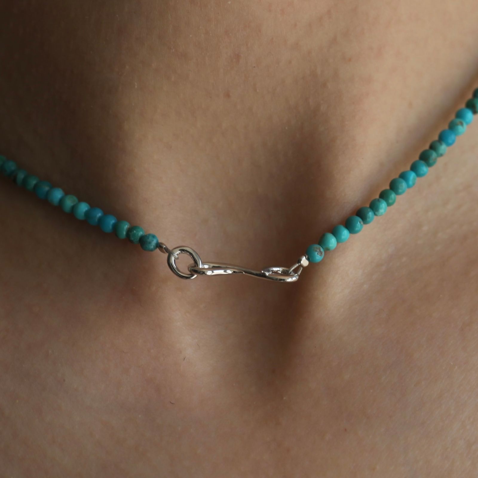 【お取り寄せ注文可能】How Raw Heart Charm Round Stone Necklace