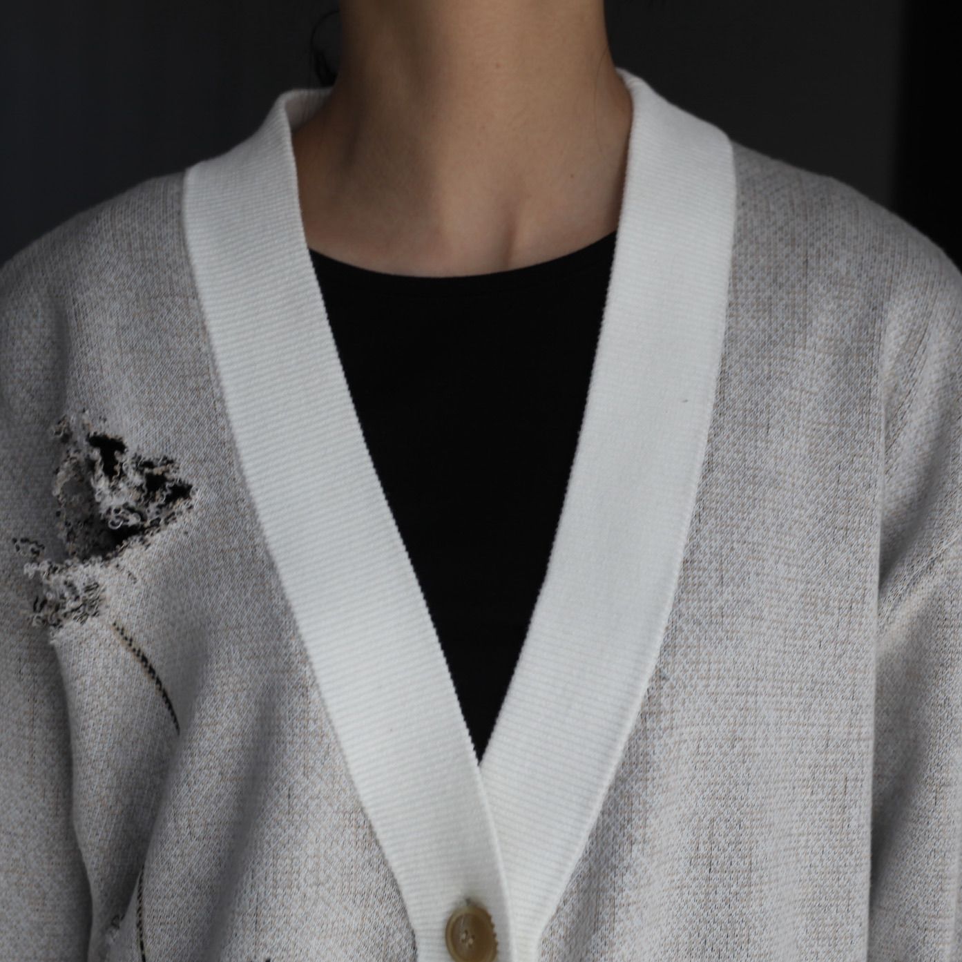 【残りわずか】Damage Alert Cardigan
