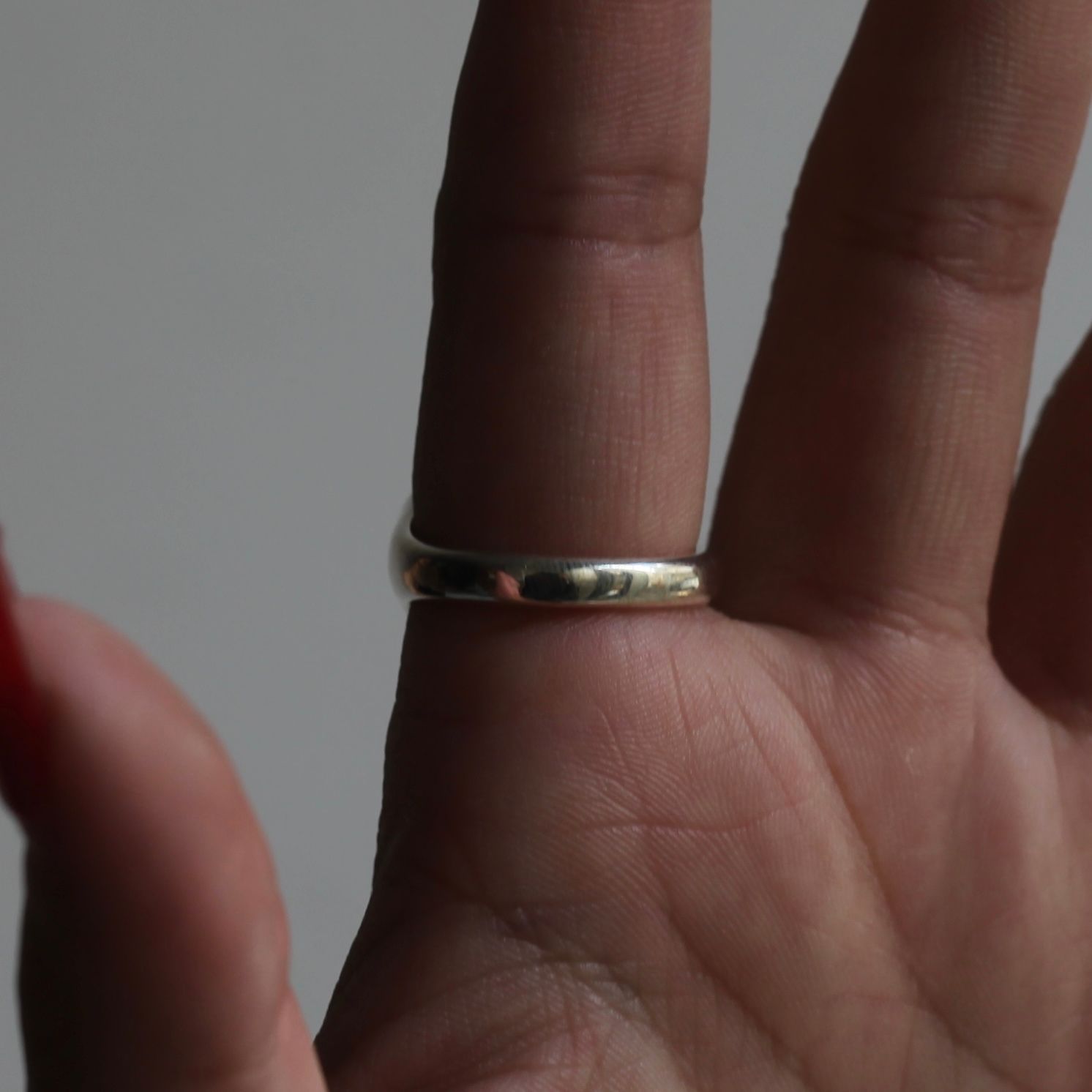 【残り一点】Oval Sygnet Ring(WHITE)
