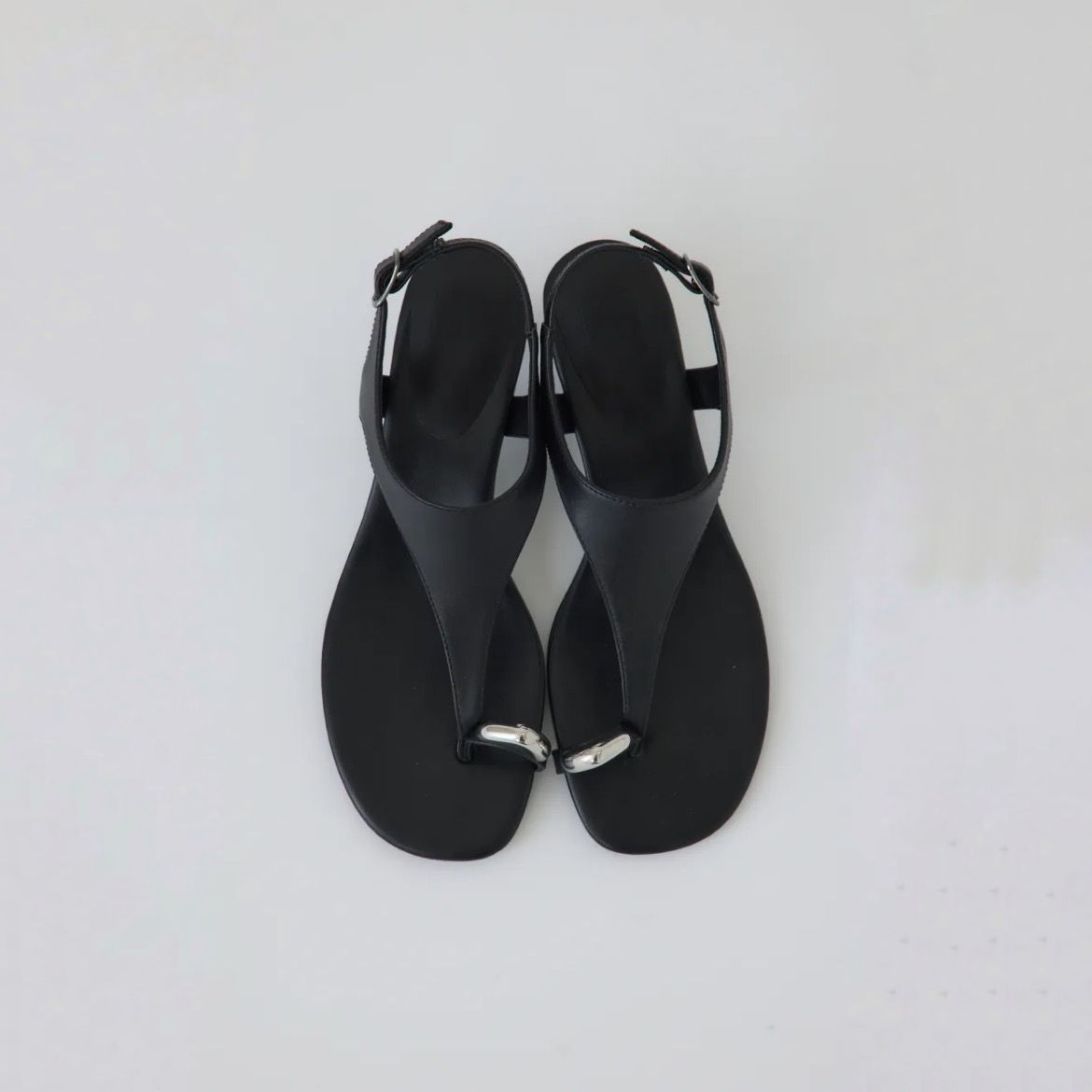 【残り一点】Motif Toe Thong Sandal